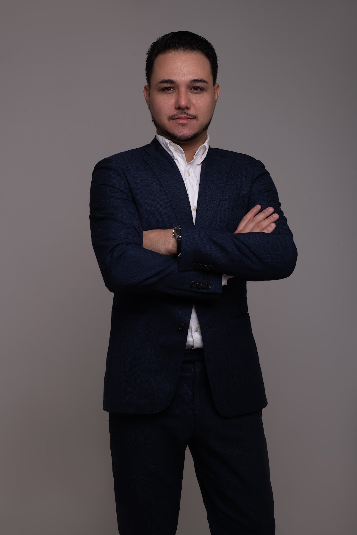 Pablo Paiva, advogado criminalista, de terno azul-marinho